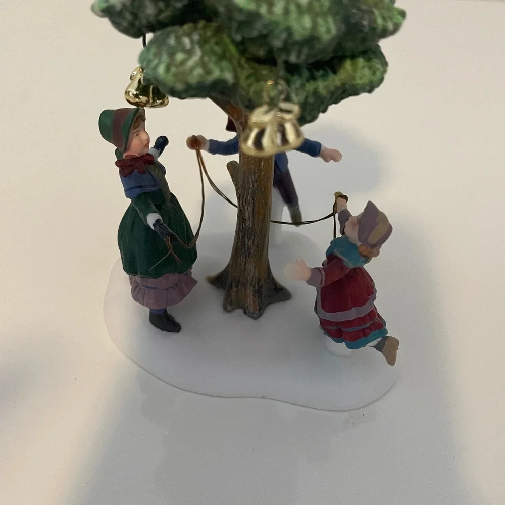 Department 56 A Partridge In A Pear‎ Tree